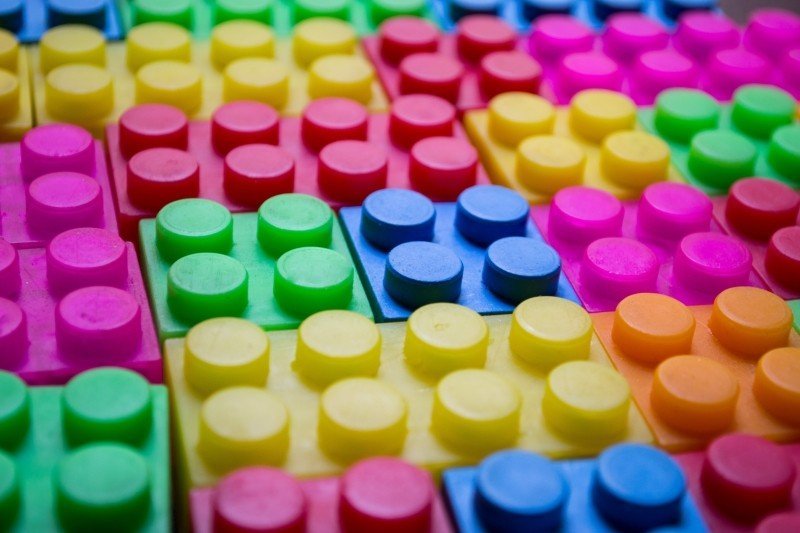 Lego anuncia peças em braille para desenvolver habilidades de